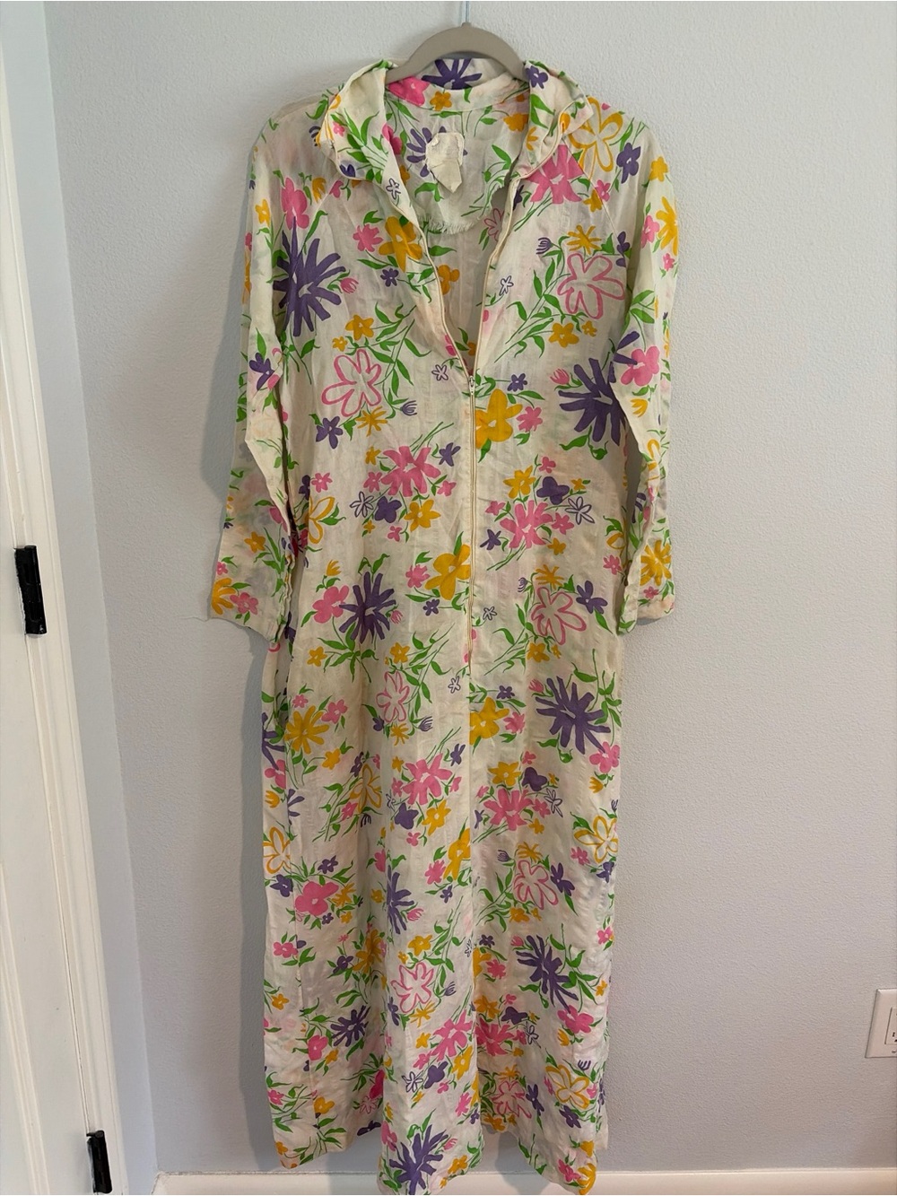 Vintage house dress coat 70s maxi robe floral mod hippie muumuu boho lounge wear